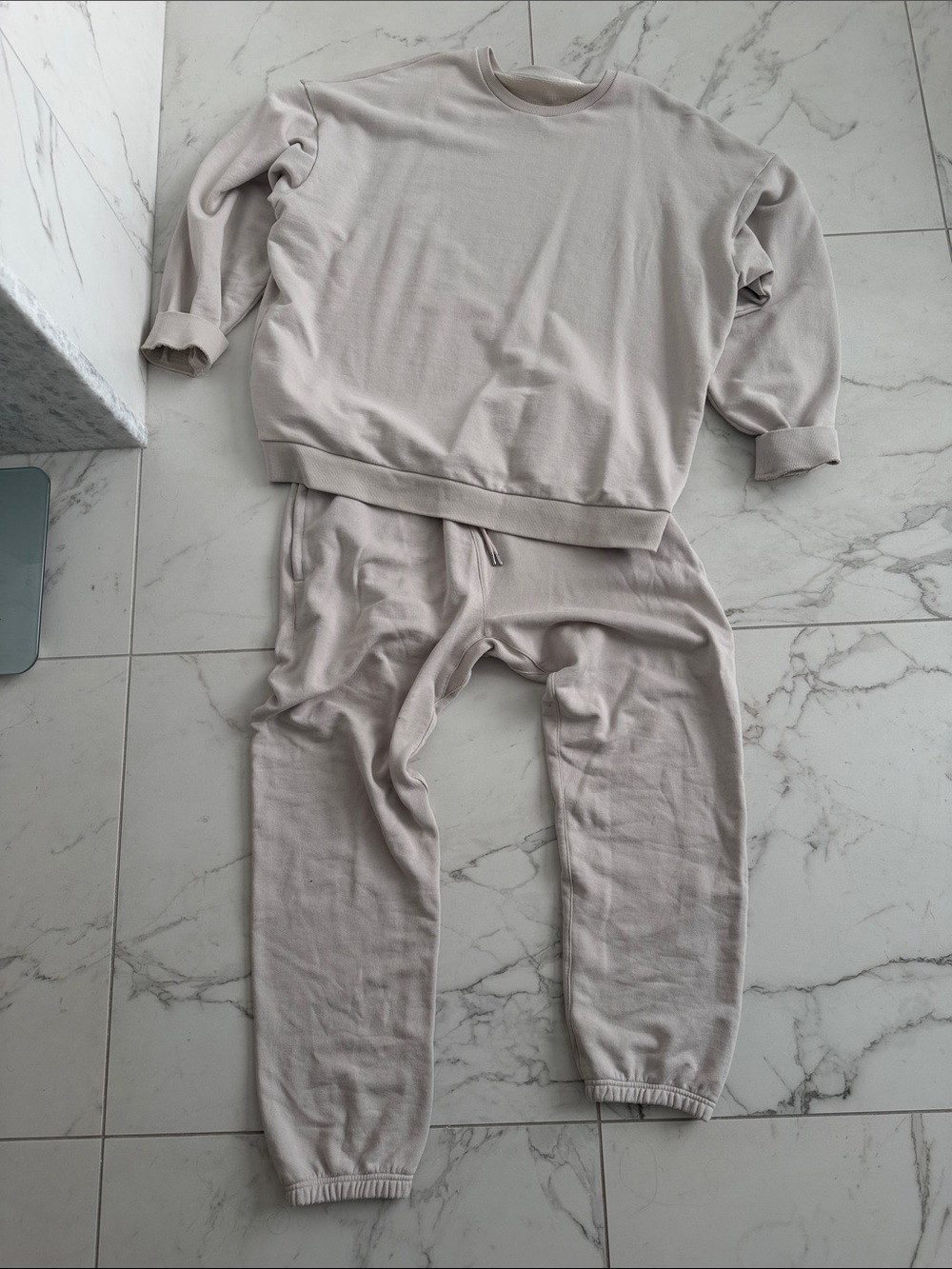 Alo sweatsuit